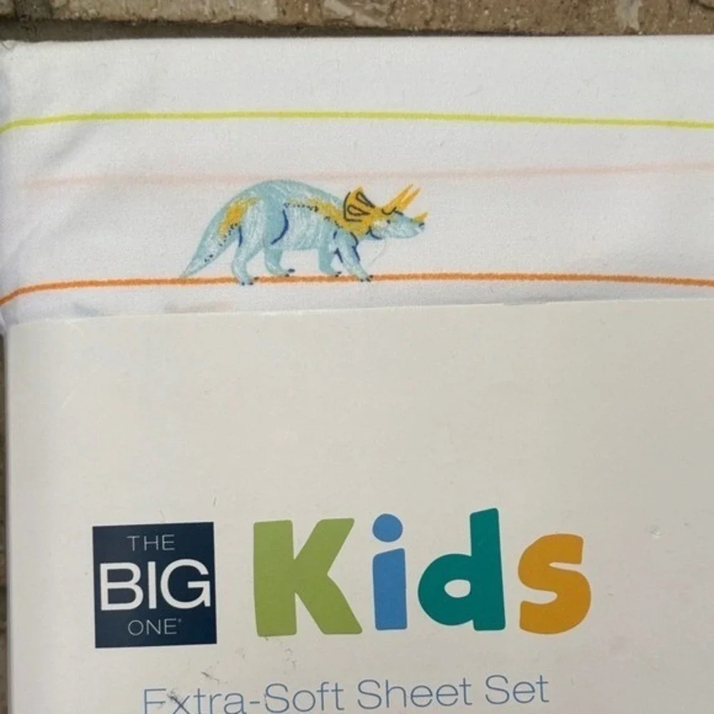 The Big One Kids Dinosaur Full Sheet Set T-Rex, Pterodactyl Multicolor NWT